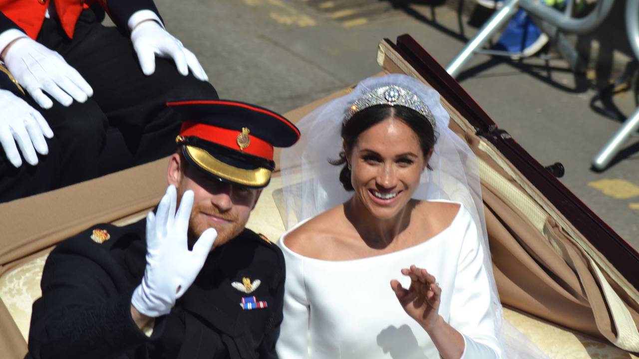Harry and Meghan carriage ride through Windsor, Harry & Meghan`s wedding taken in Windsor as they paraded through town. Royal wedding. Carriage ride through Windsor