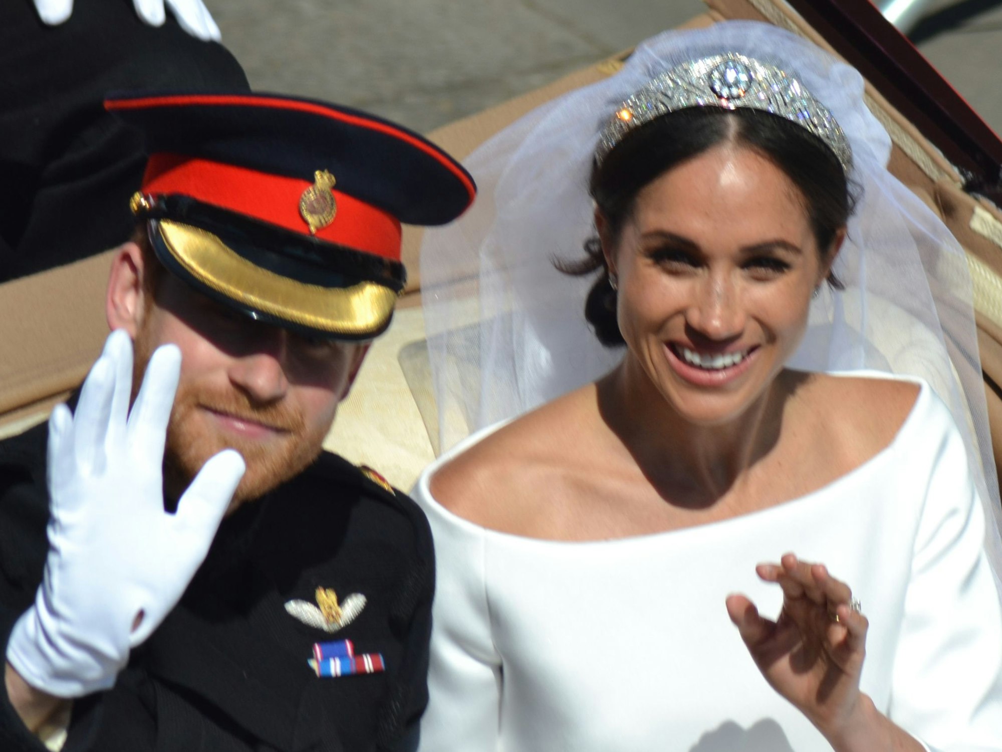 Harry and Meghan carriage ride through Windsor, Harry & Meghan`s wedding taken in Windsor as they paraded through town. Royal wedding. Carriage ride through Windsor