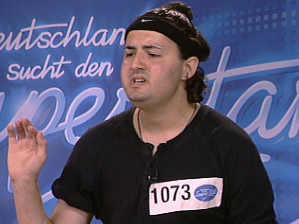 Ist er in Wirklichkeit der größte Star, den DSDS in 20 Jahren hervorbrachte? Kein Kandidat war - trotz mangelnden Gesangstalents - so hartnäckig wie Menderes Bagci. (Bild: RTL)