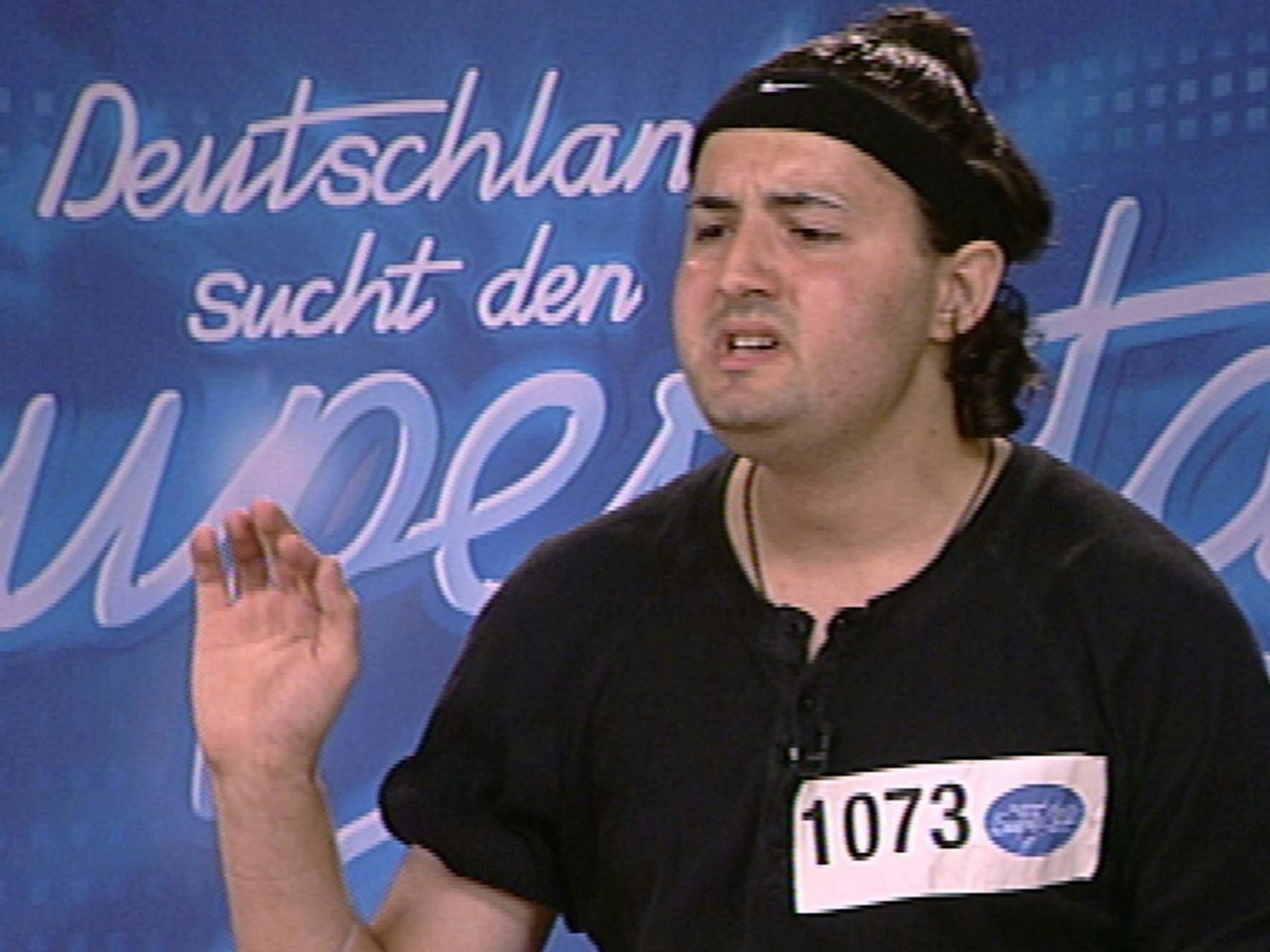Ist er in Wirklichkeit der größte Star, den DSDS in 20 Jahren hervorbrachte? Kein Kandidat war - trotz mangelnden Gesangstalents - so hartnäckig wie Menderes Bagci. (Bild: RTL)