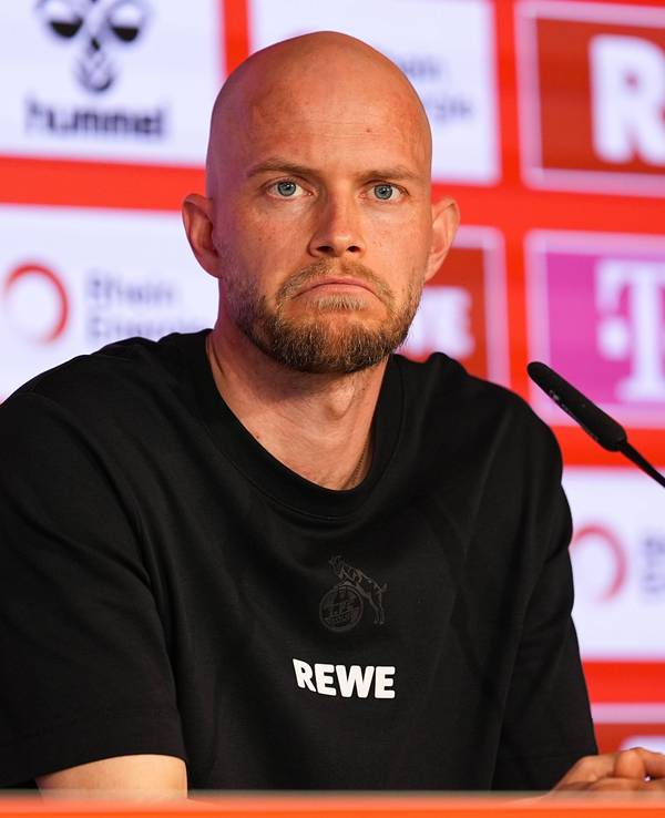 René Wagner spricht beim 1. FC Köln auf der Pressekonferenz.