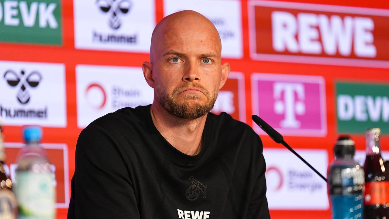 René Wagner spricht beim 1. FC Köln auf der Pressekonferenz.
