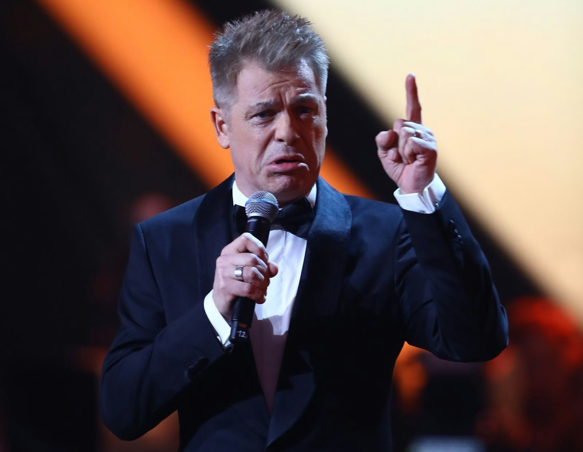 Schräge Mimik - Markenzeichen und Erfolgsgeheimnis, das Mittermeier früh entdeckte: „Ich merkte: Die Leute lachen, wenn ich mein Gesicht verziehe.“ (Bild: 2018 Getty Images/Pool)