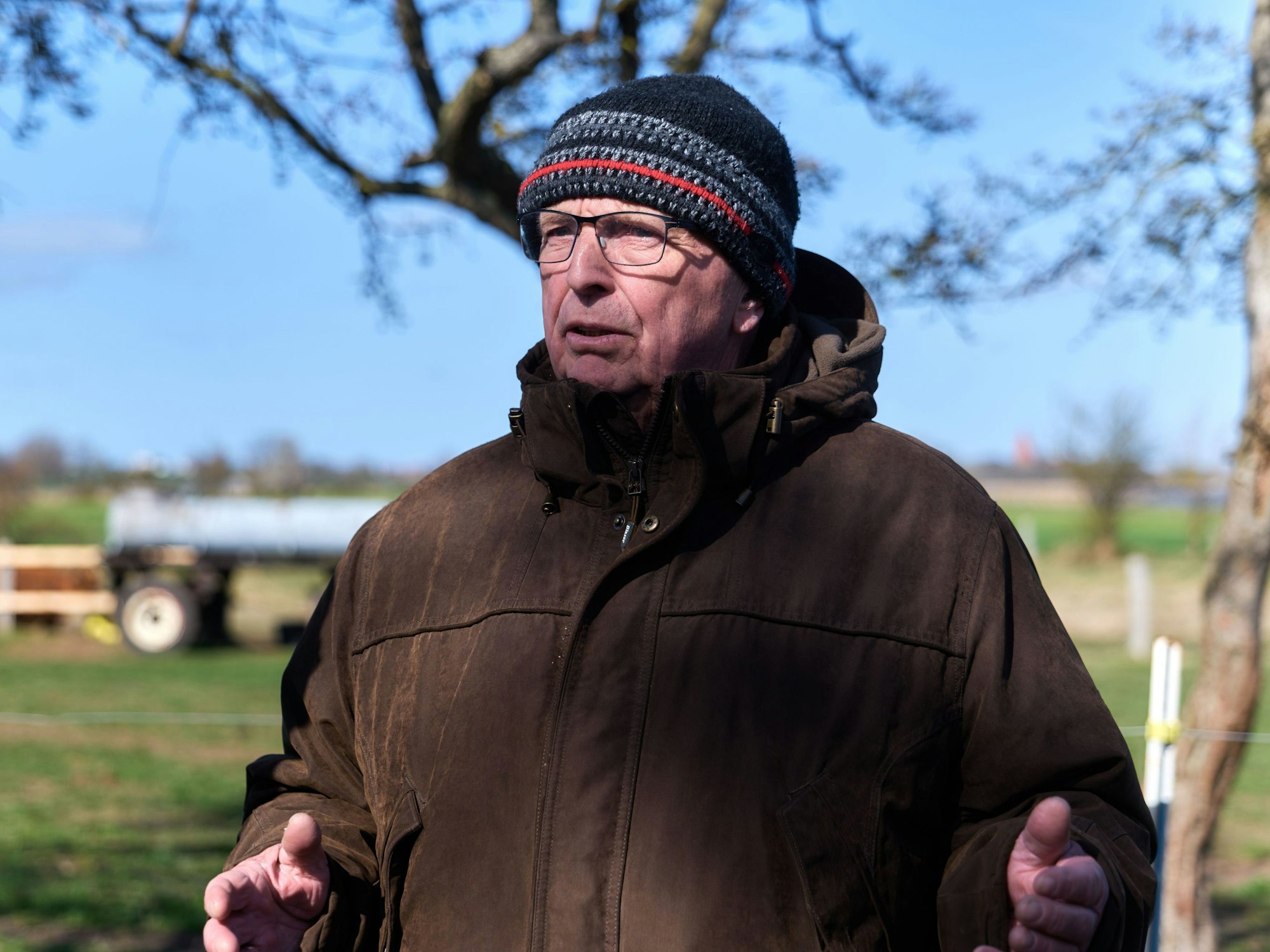 Till Backhaus (SPD), Umweltminister von Mecklenburg-Vorpommern, spricht mit der Presse.