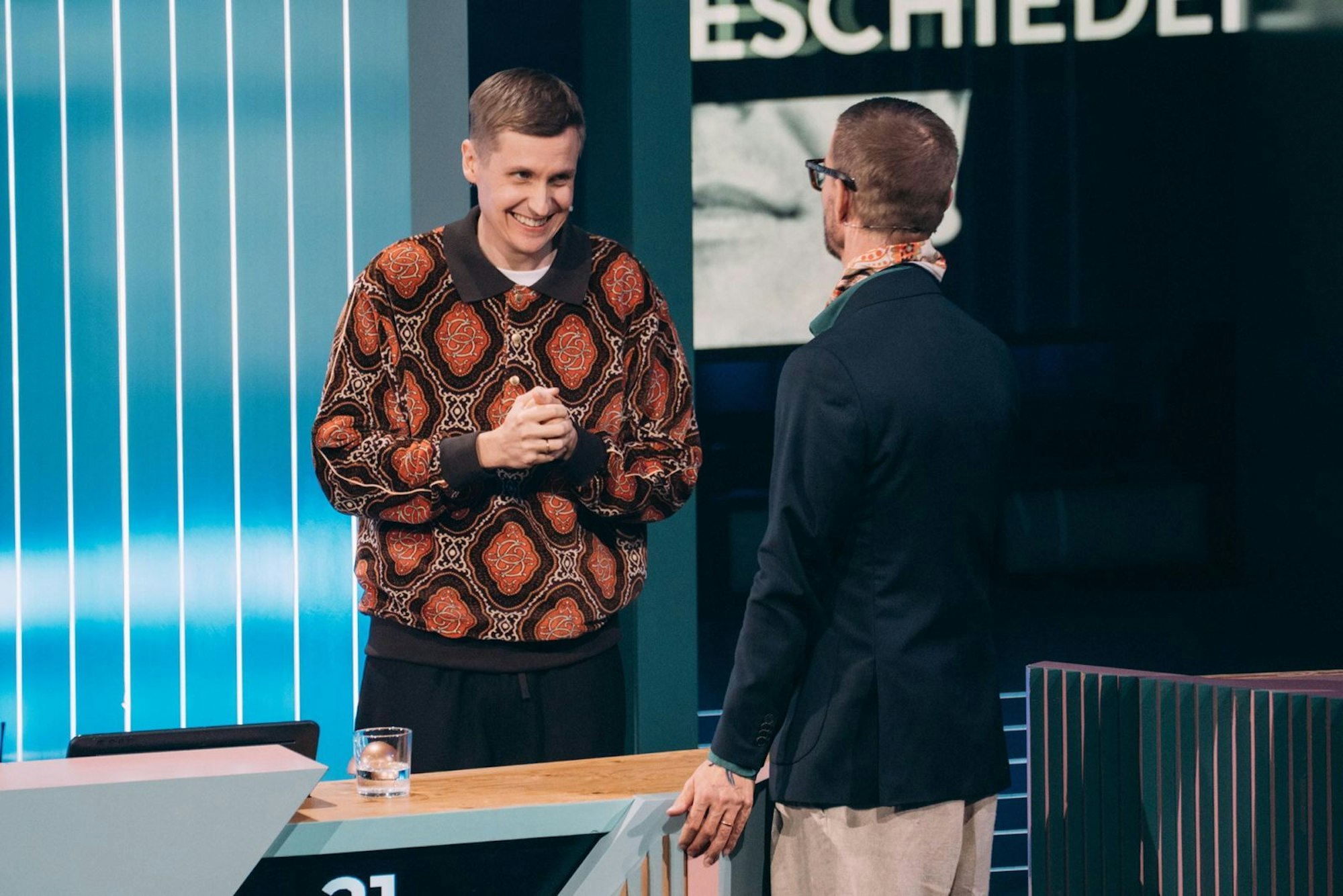Till Reiners hatte in der Vorwoche eine genial komische „Traumschiff“-Version der Quizshow moderiert. Diesmal musste er nach dem Halbfinale gehen. (Bild: Joyn / Anna Reuter)