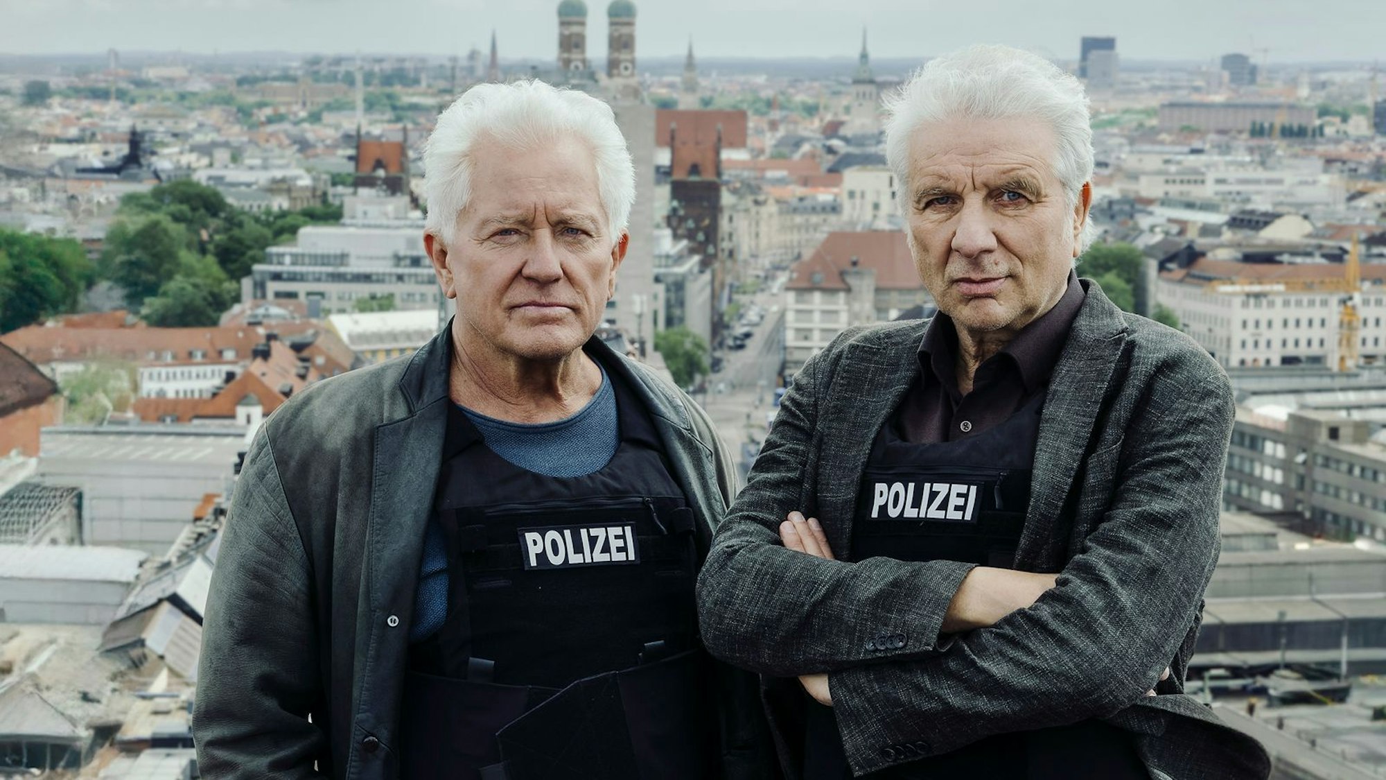 Vier Tage vor ihrem offiziellen Renteneintritt wurden Franz Leitmayr (Udo Wachtveitl, links) und Ivo Batic (Miroslav Nemec) noch einmal mit einem besonders schwierigen Fall konfrontiert. (Bild: BR/NEUESUPER GmbH/Hendrik Heiden)