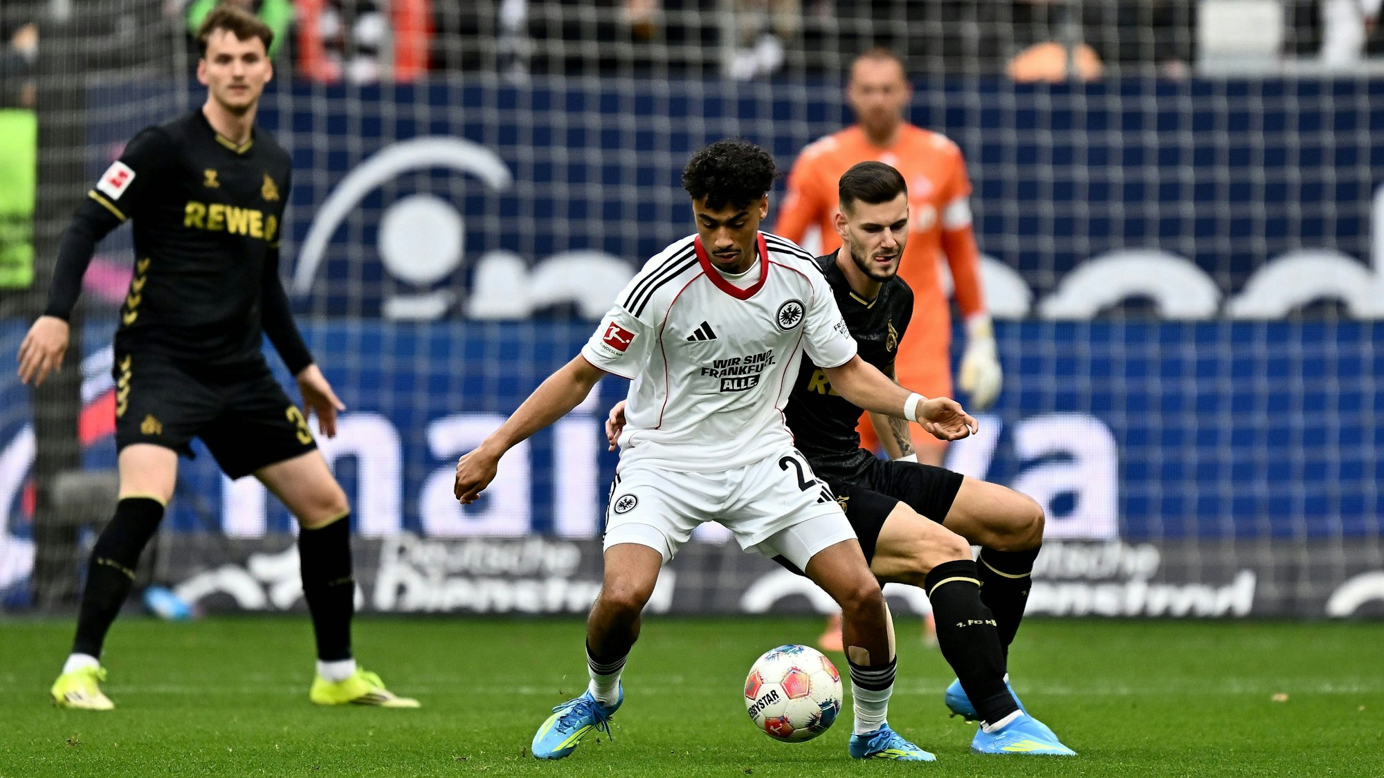 Spielszene bei Eintracht Frankfurt - 1. FC Köln.