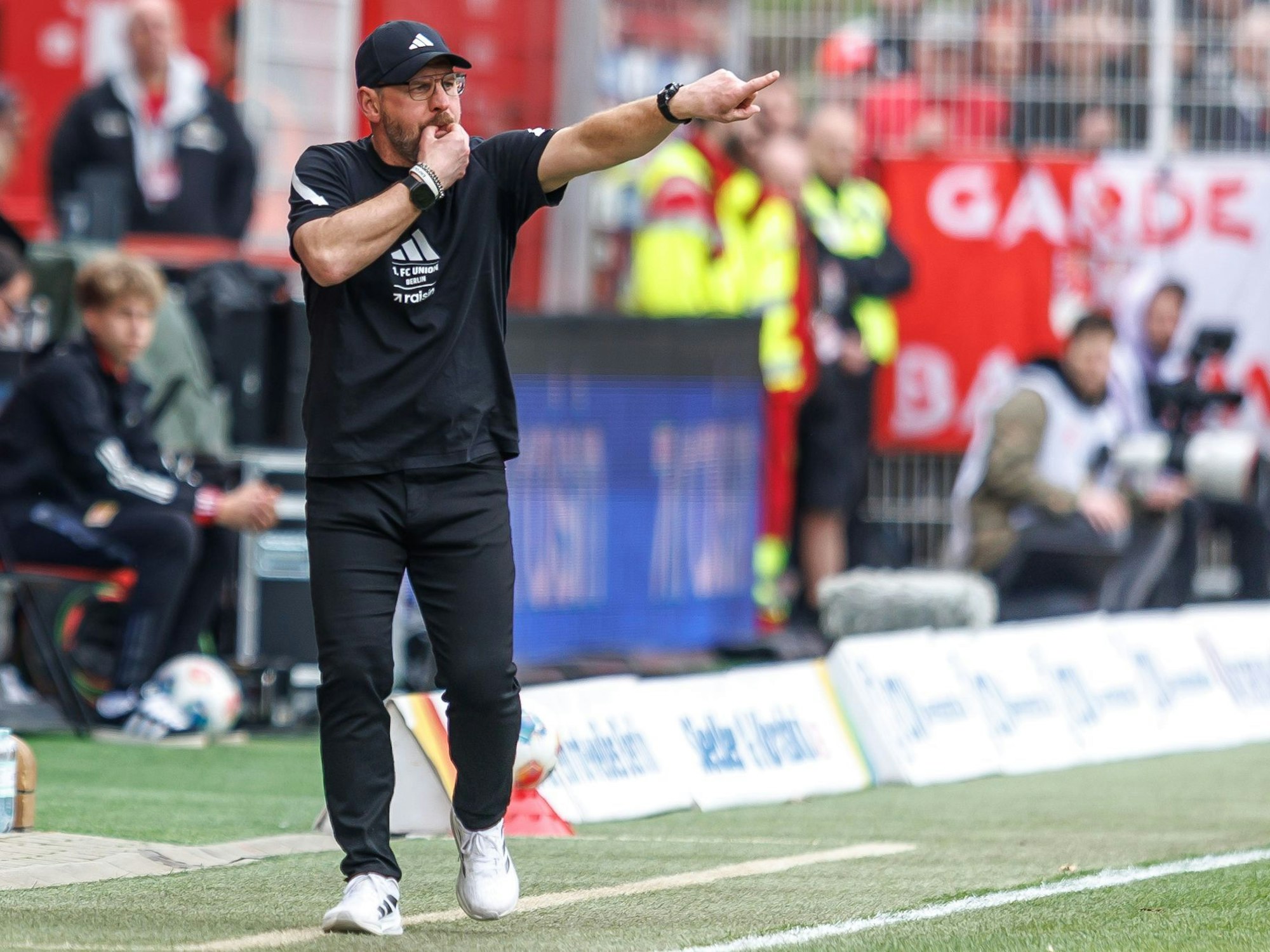 Steffen Baumgart als Trainer von Union Berlin an der Seitenlinie.