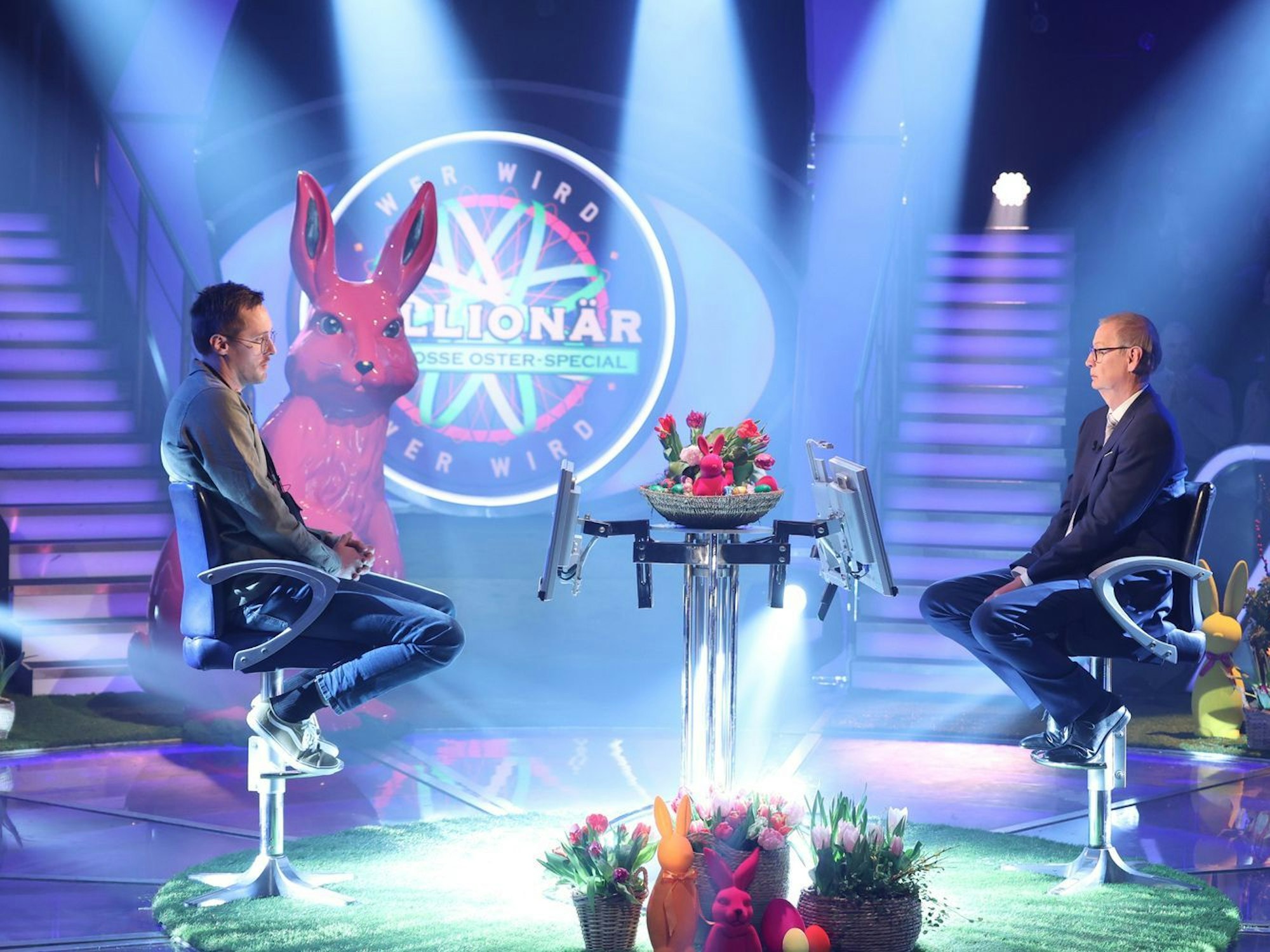 Johannes Müller sollte zu seiner eigenen Überraschung beweisen, dass er auf dem Ratestuhl so souverän agiert wie auf der heimischen Couch. Er ging mit 32.000 Euro. (Bild: RTL / Ralf Juergens)