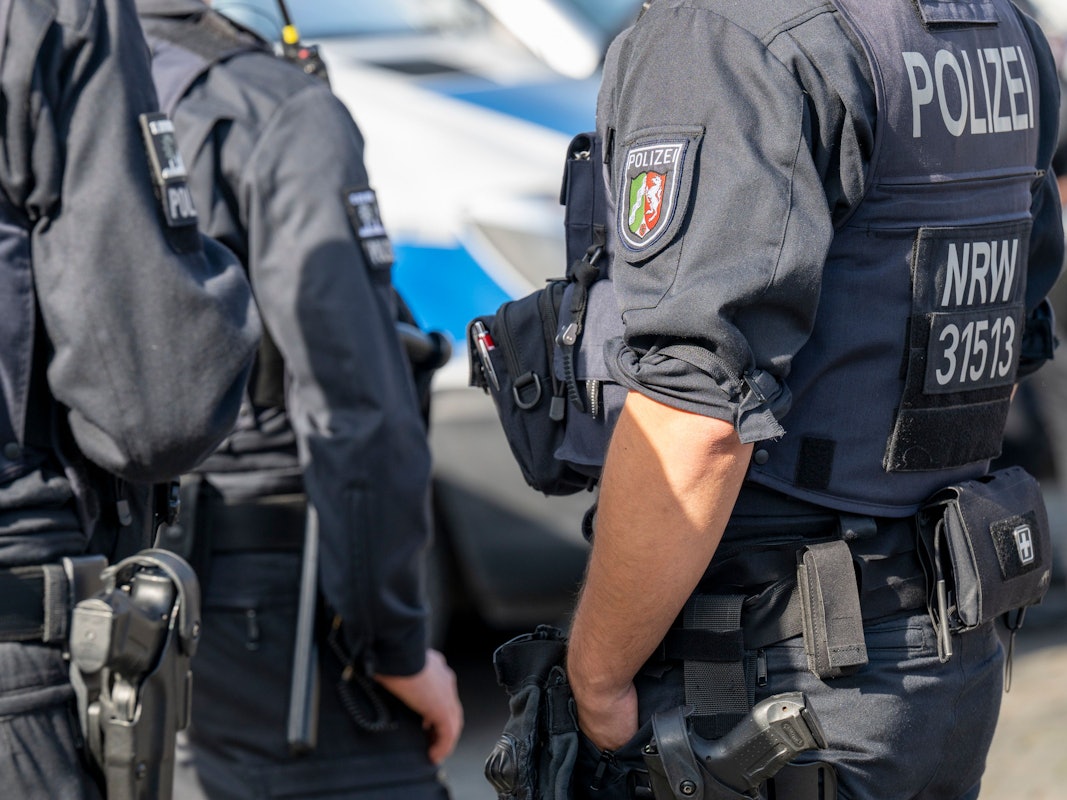 Nach Beginn des Iran-Kriegs gibt es Sorgen, dass die Eskalation auch Auswirkungen auf die Sicherheitslage in Deutschland hat (Symbolbild).