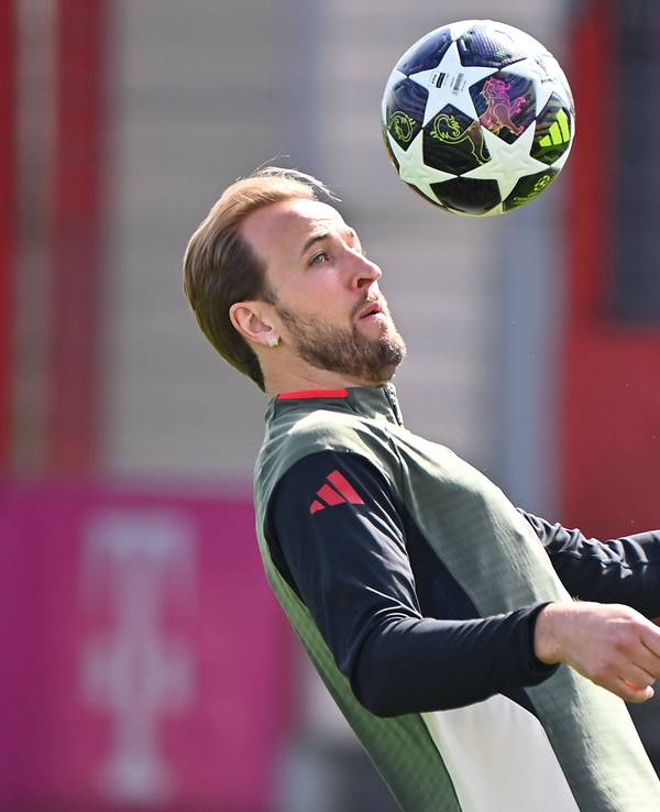 Harry Kane bei einer Ballübung.