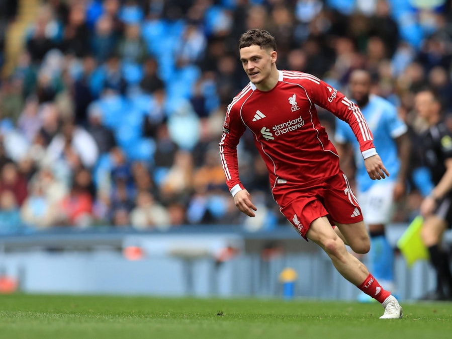 Florian Wirtz als Fußballspieler auf dem Rasen