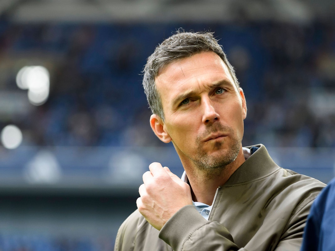 Christian Eichner beim Spiel des Karlsruher SC gegen Schalke 04.