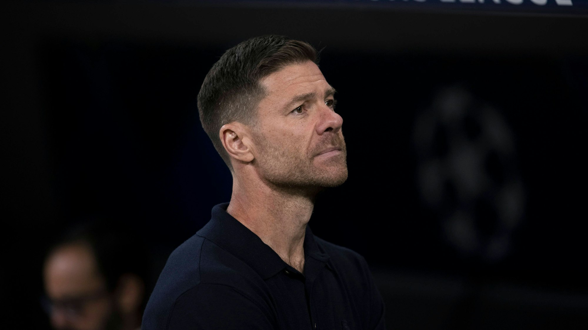 Xabi Alonso schaut enttäuscht.