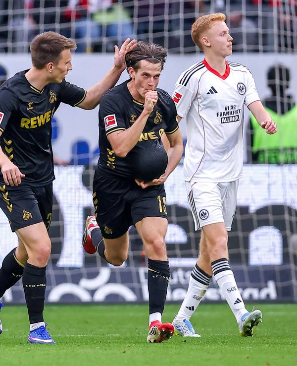 Jakub Kaminski jubelt gegen Frankfurt.