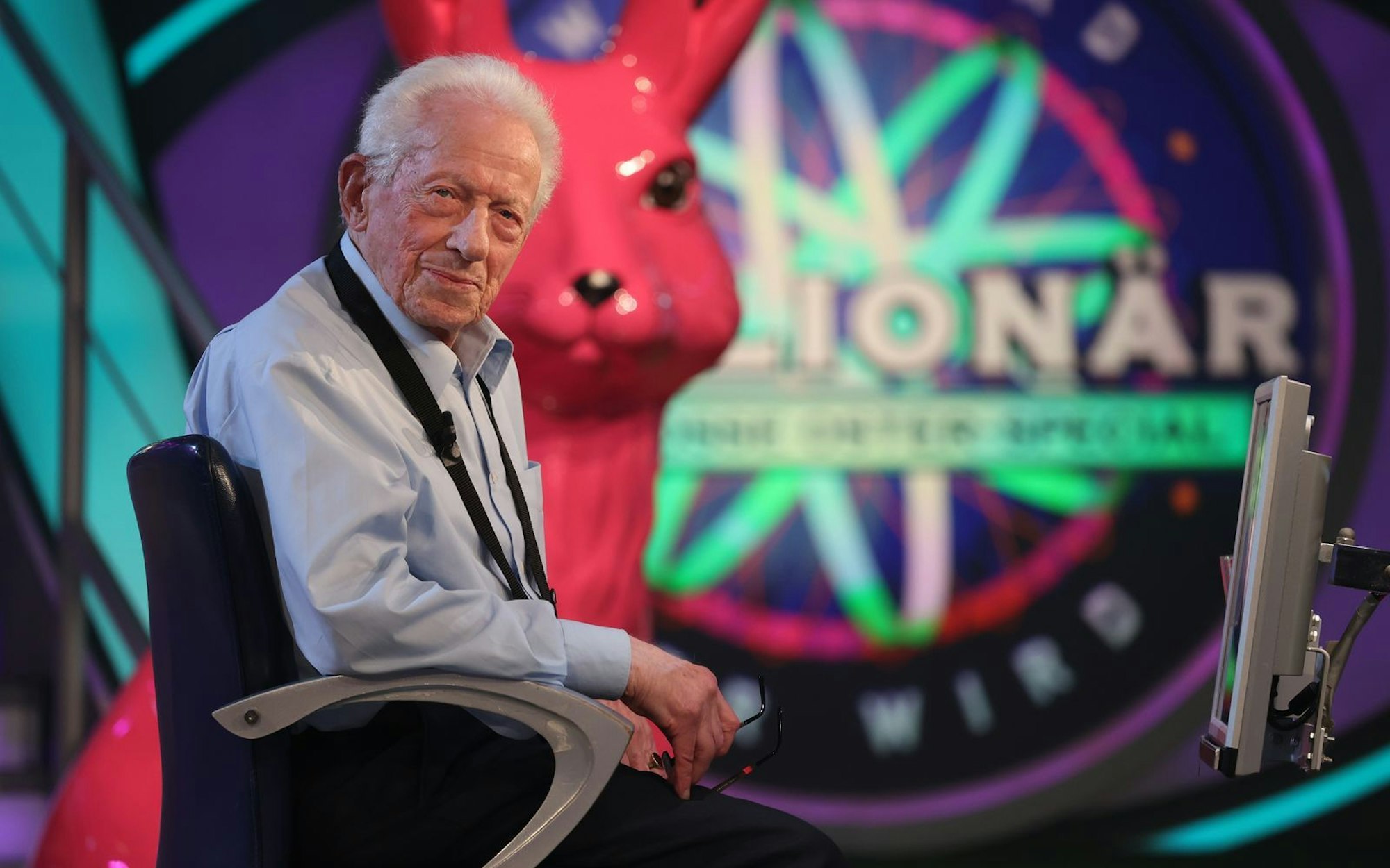 Rekordhalter: Mit 91 Jahren war Reiner Spänkuch der älteste „Wer wird Millionär?“-Kandidat aller Zeiten. Zudem ist der Rentner bekannt als der älteste Volunteer Deutschlands - für den Fußballverein RB Leipzig. Er brachte 16.000 Euro mit nach Hause. (Bild: RTL / Ralf Juergens)