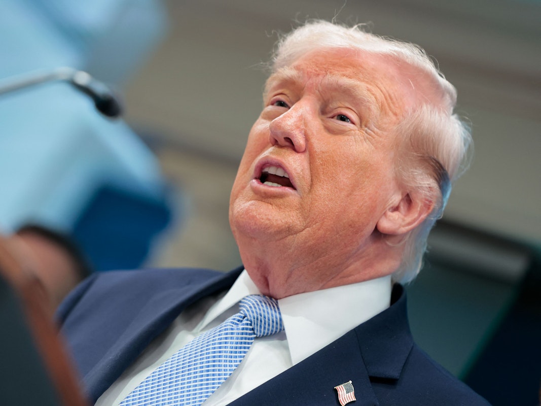 Donald Trump gibt am 6. April eine Pressekonferenz im Weißen Haus.