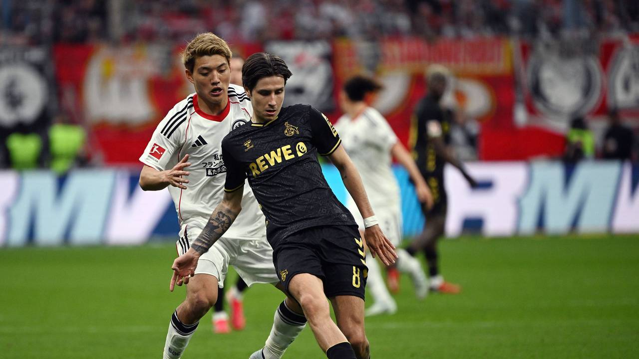 Denis Huseinbasic behauptet den Ball gegen Ritsu Doan.