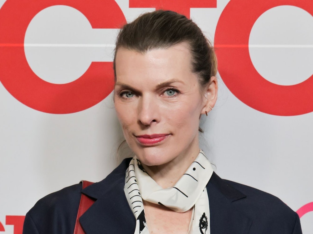 Schauspielerin Milla Jovovich spricht über den Spagat zwischen Karriere und Familie: „Es fühlt sich eher an wie ein Pendel, das ständig von einem Extrem ins andere schwingt.“ (Bild: 2026 Getty Images/Rodin Eckenroth)