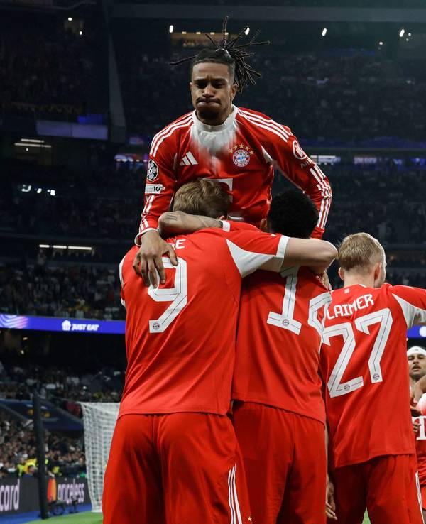 Die Spieler des FC Bayern jubeln nach einem Treffer gegen Real Madrid.