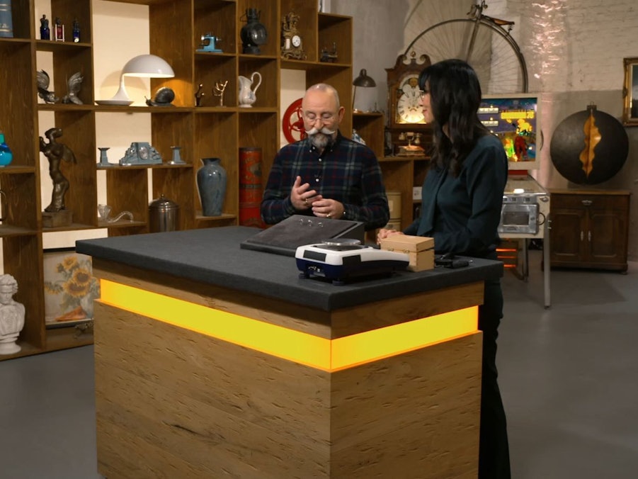 Horst Lichter lobte, wie schön Heide Rezepa-Zabel drei Ringe arrangiert hatte. (Bild: ZDF)