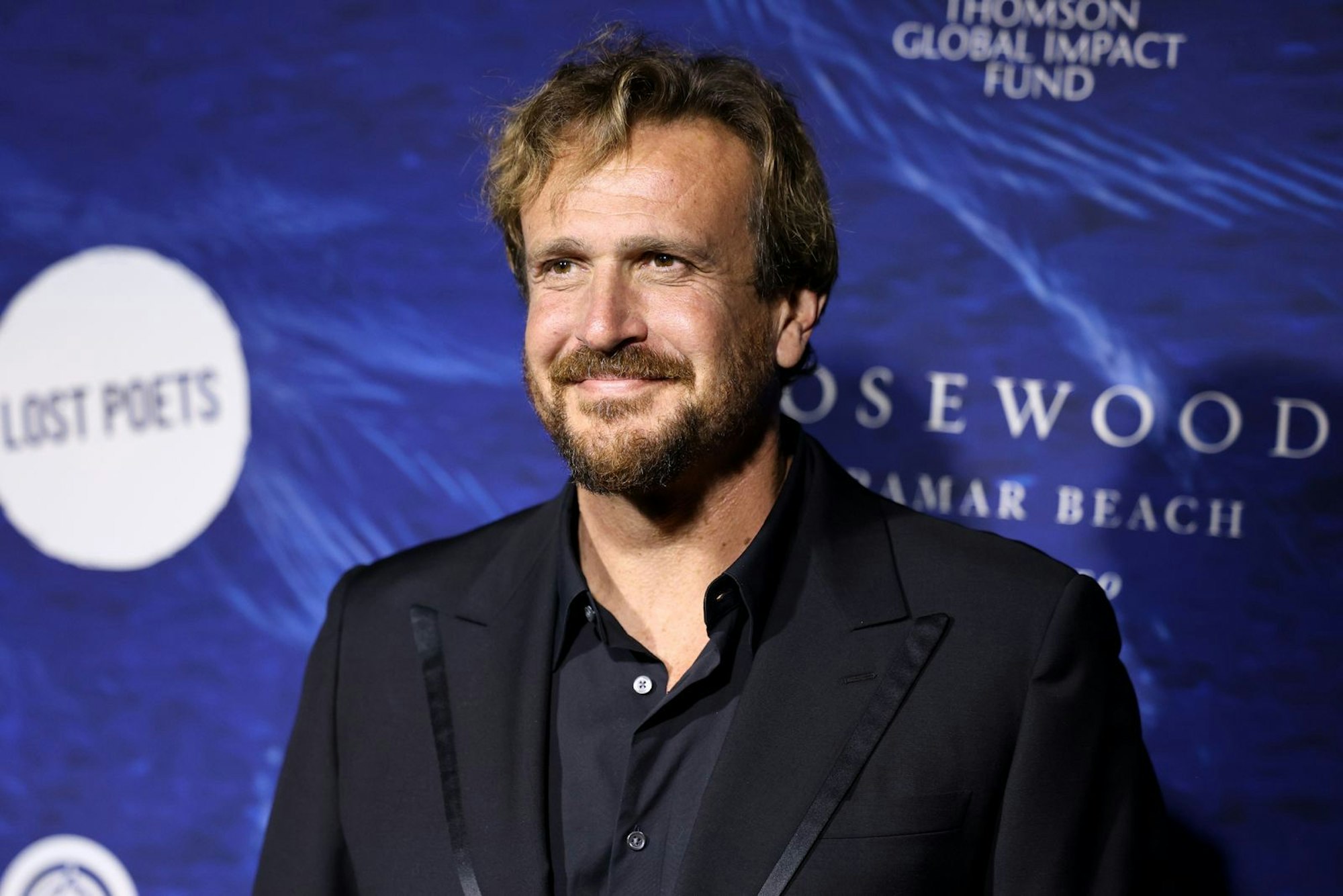 Aktuell ist Jason Segel einer der Stars der AppleTV+-Serie „Shrinking“. (Bild: Jesse Grant/Getty Images for The Art of Elysium)
