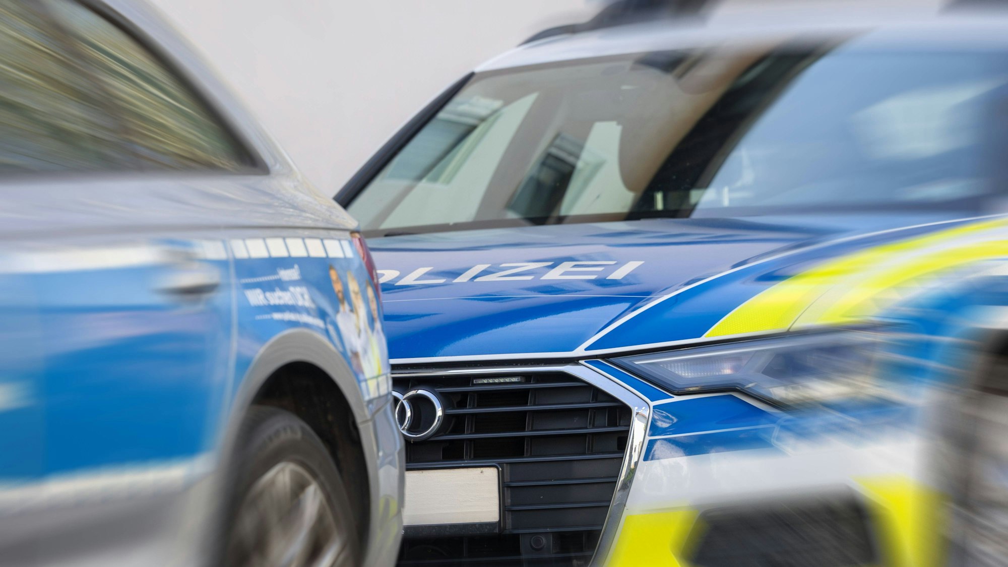 Einsatzfahrzeuge der Polizei