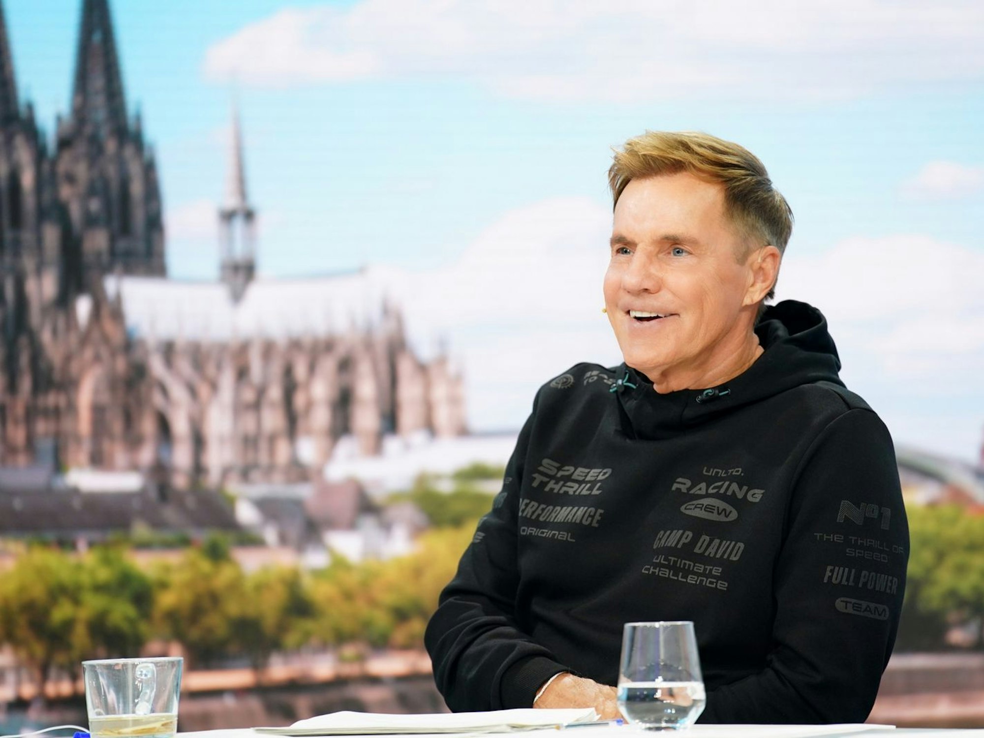 Leg dich nicht mit dem Pop-Titan an! Bei DSDS (RTL) raunzte Dieter Bohlen (Bild) seinem neuen Jury-Mitglied Bushido einen Fluch zu. (Bild: RTL / Stefan Gregorowius)