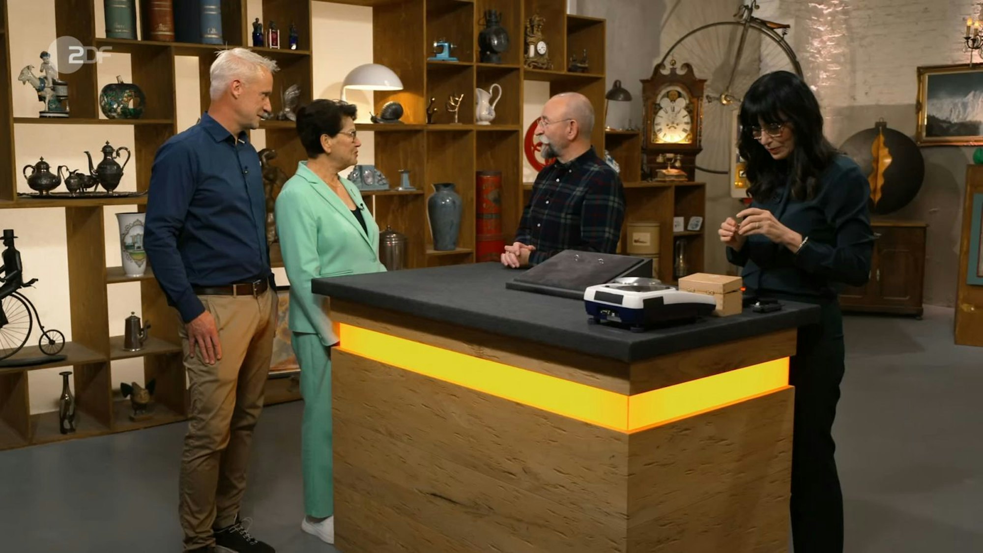 Der Wunschpreis von Margret und ihrem Sohn: 400 bis 500 Euro. (Bild: ZDF)