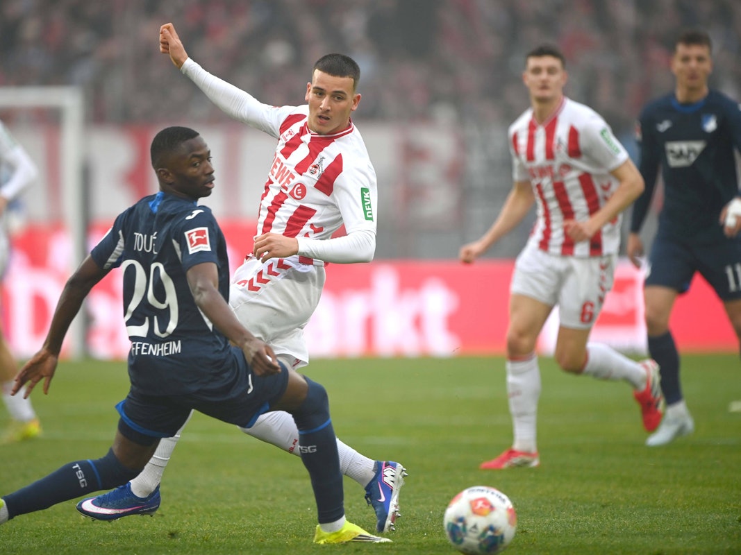 Bazoumana Toure (l.) und Said El Mala beim Spiel der TSG Hoffenheim gegen den 1. FC Köln.