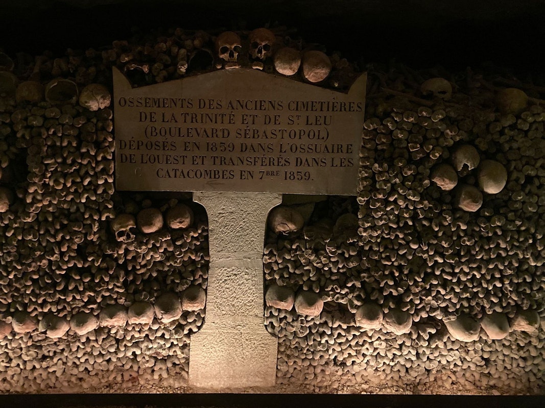 Größtes unterirdisches Beinhaus in Paris wieder offen