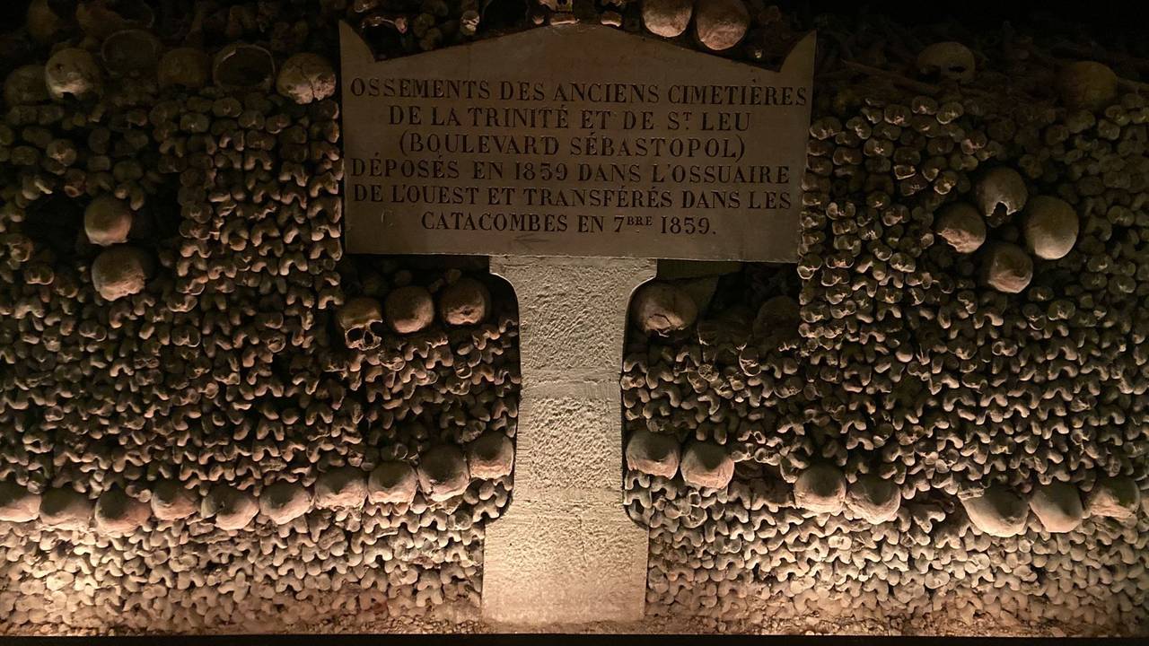 Größtes unterirdisches Beinhaus in Paris wieder offen