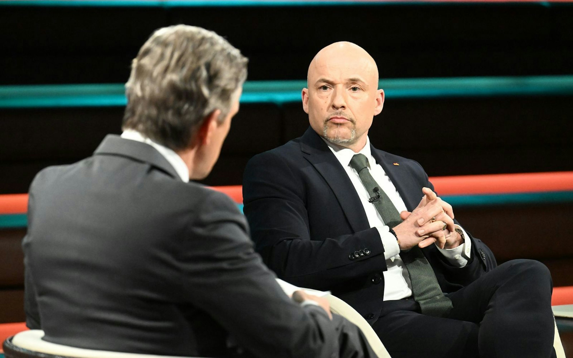 Markus Lanz (links) konnte CSU-Mann Alexander Hoffmann nicht aus der Reserve locken. (Bild: ZDF / Cornelia Lehmann)