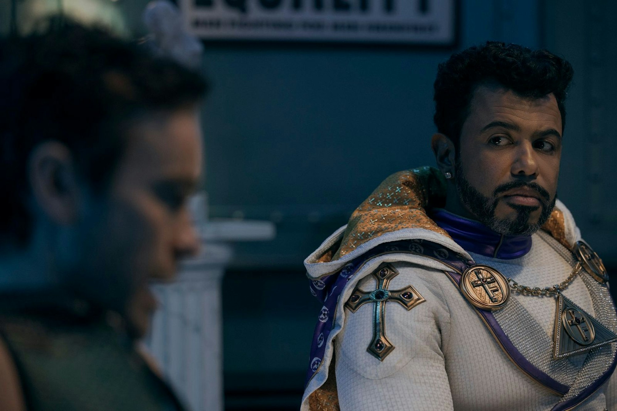 Verfolgt seine eigene Agenda: Oh-Father (Daveed Diggs). (Bild: © Amazon Content Services LLC / Darren Goldstein / Prime Video)