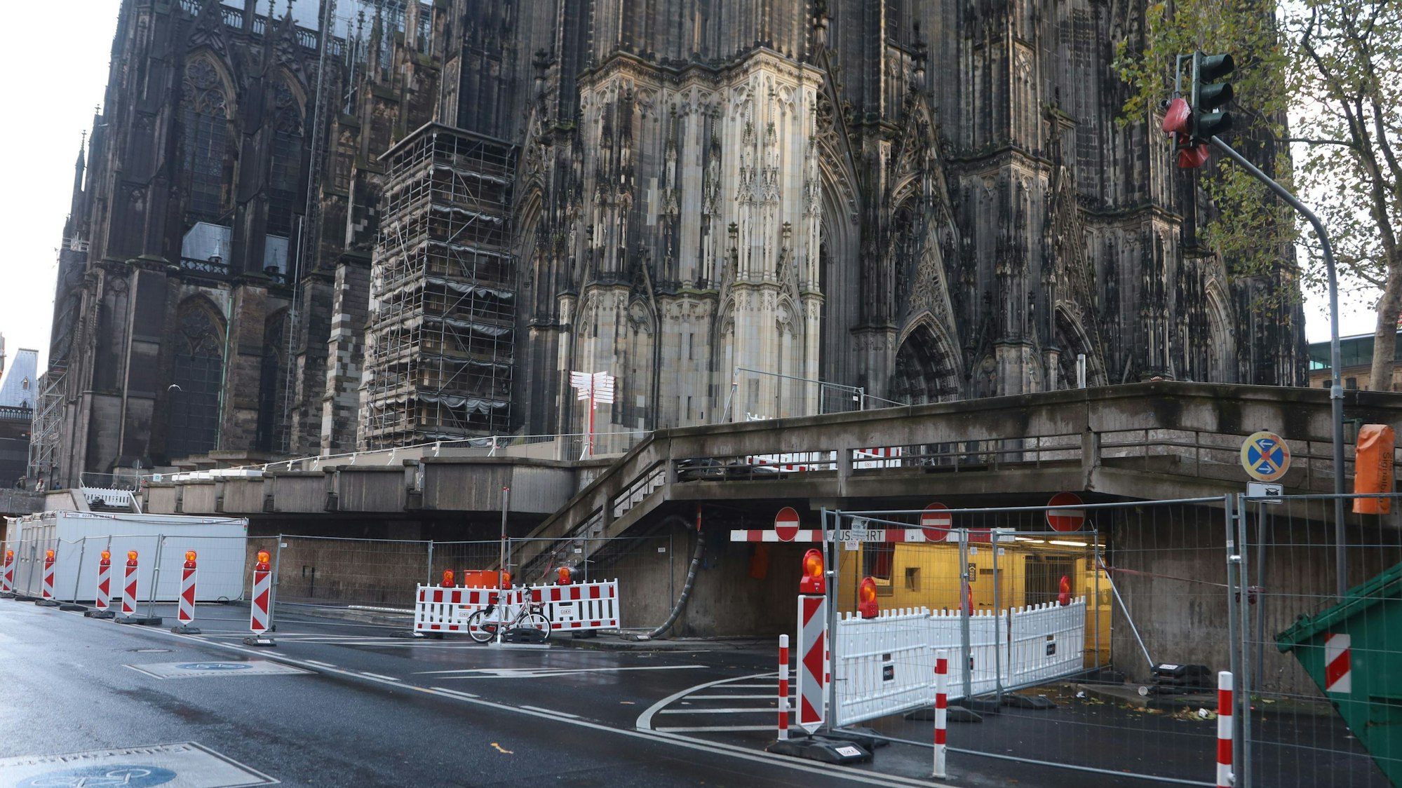 Einfahrt in die Tiefgarage am Dom