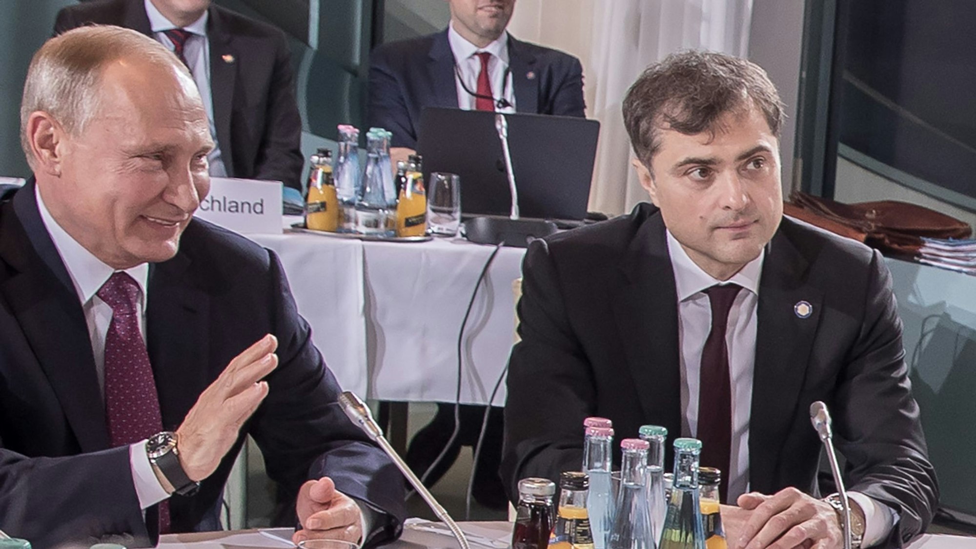 Wladimir Putin und Berater Surkow