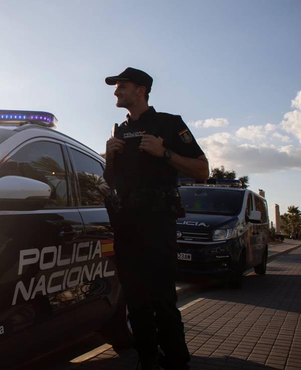 Zwei Deutsche haben auf Mallorca einen anderen Deutschen zusammengeschlagen und wurden von der Nationalpolizei festgenommen (Symbolbild).