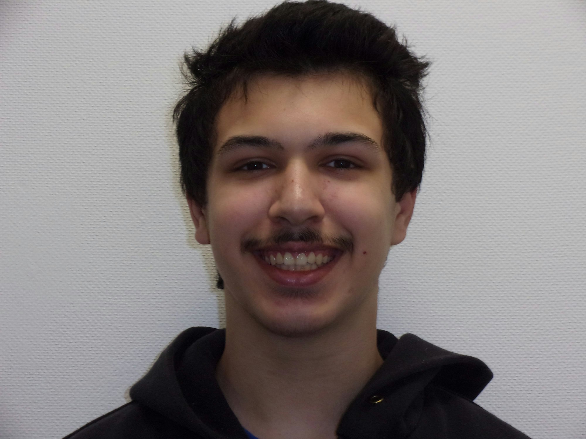 Der geflohene Strafgefangene gilt als gewalttätig und sollte auf keinen Fall angesprochen werden.