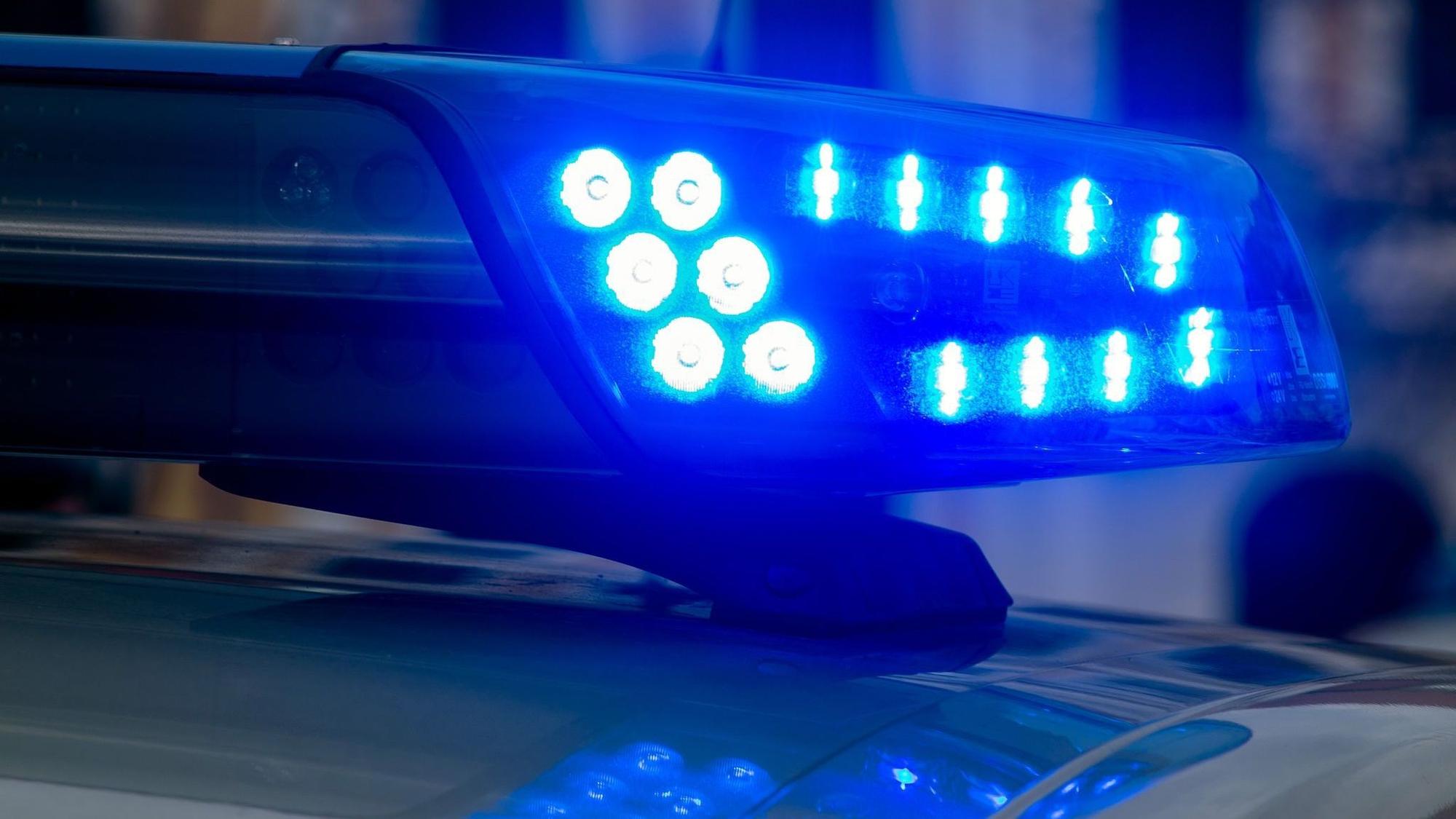Mann bei Überfall schwer verletzt