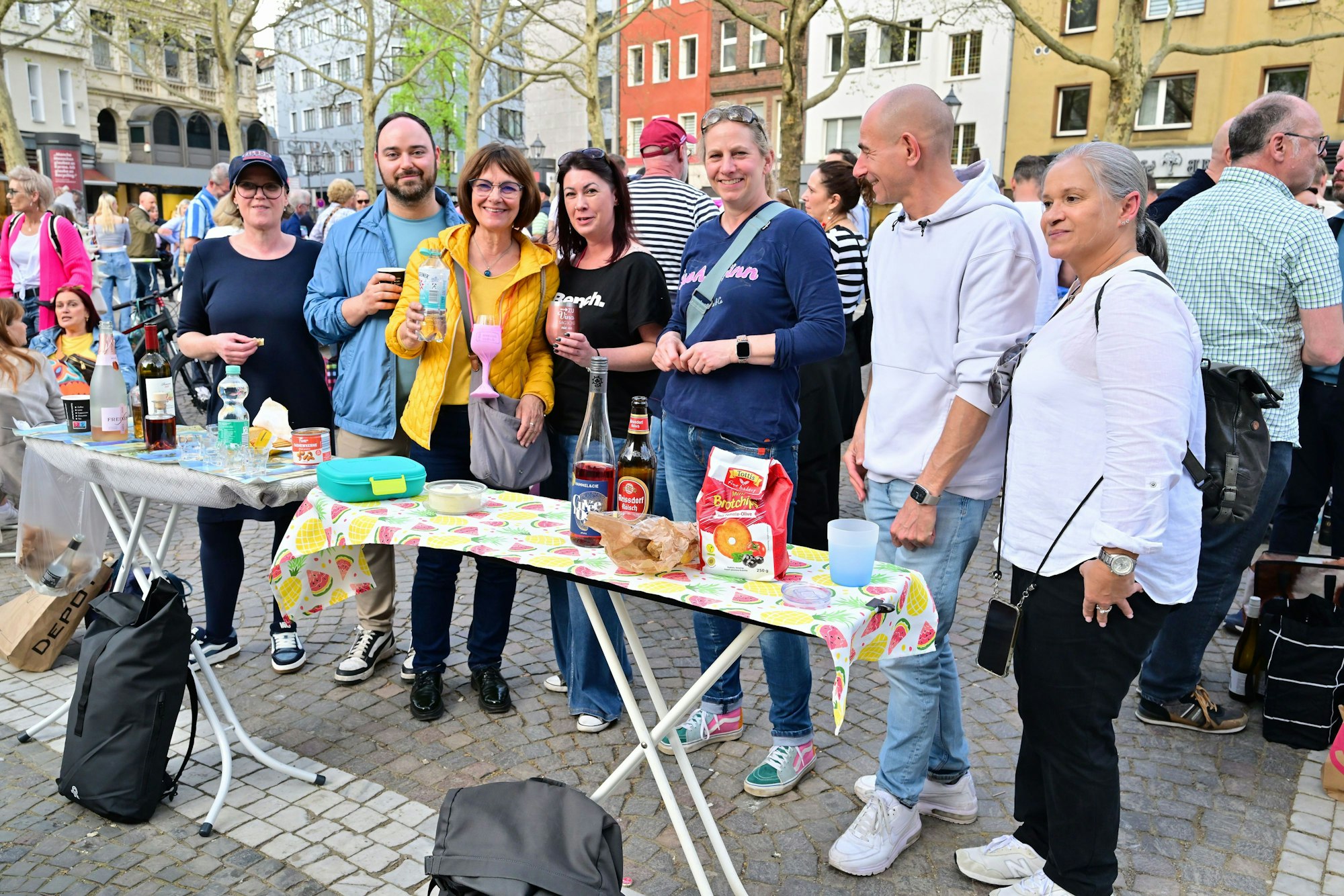 Trotz Wochenmarkt-Aus: Die Stimmung auf dem Rudolfplatz war entspannt.
