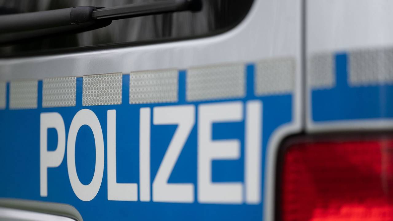 Räuber bedroht Kiosk-Verkäuferin