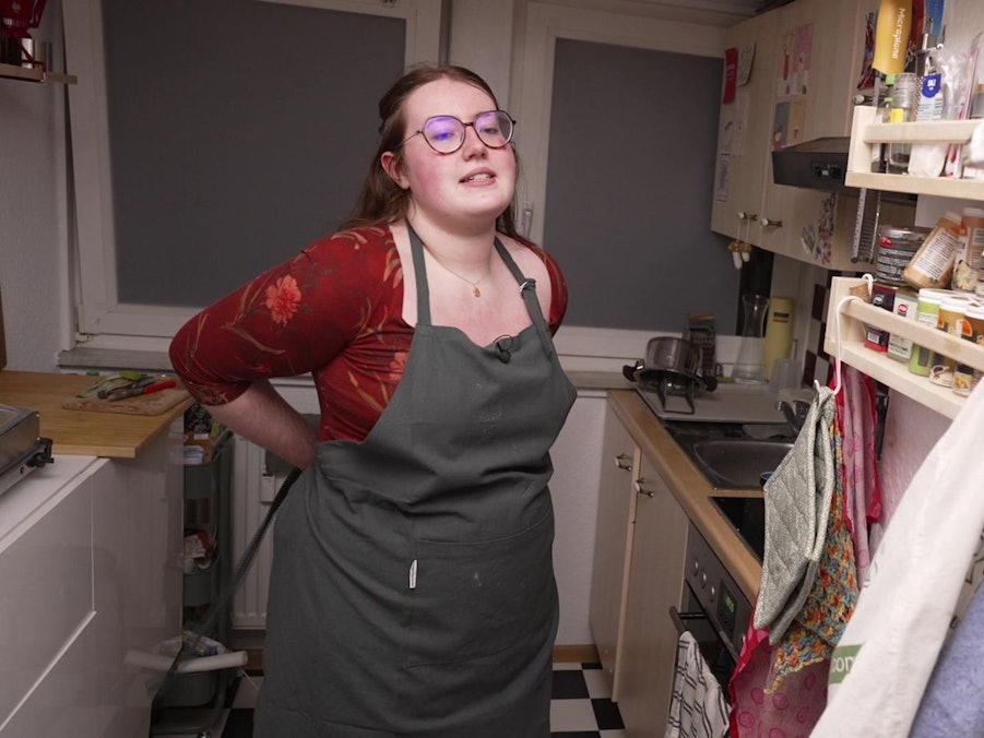 Mette-Lina zaubert in ihrer kleinen Küche große Kulinarik.
(Bild: RTL)