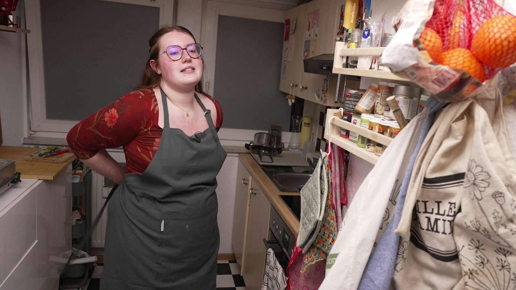 Mette-Lina zaubert in ihrer kleinen Küche große Kulinarik.
(Bild: RTL)