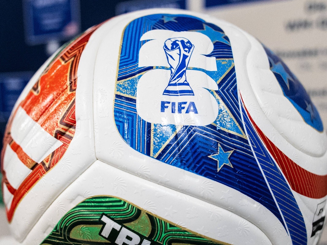 Das Foto zeigt den WM-Ball und dient als Symbolbild.