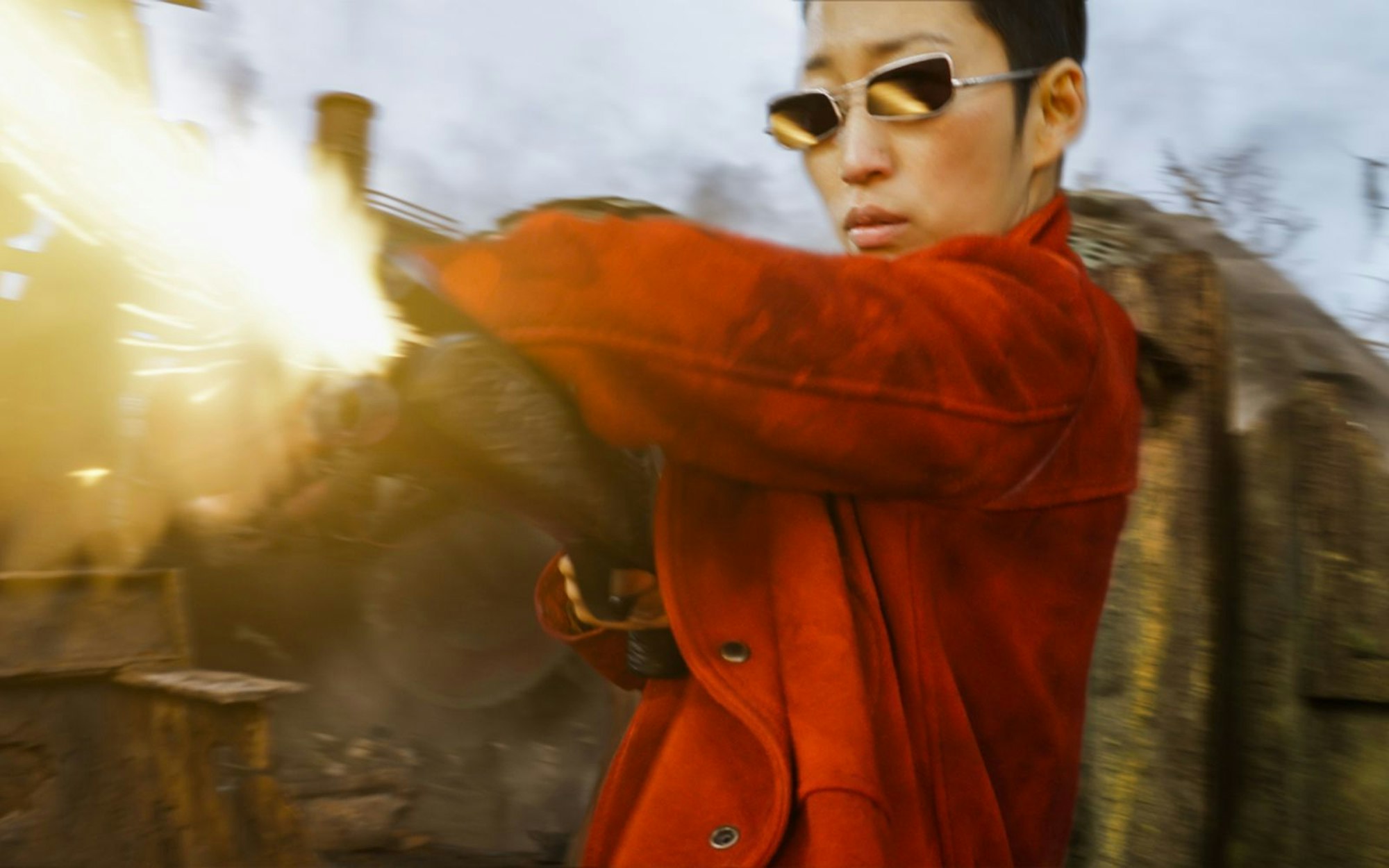 Auf die wagemutige Luftschiffpilotin Anna Fang (gespielt von der südkoreanischen Sängerin Jihae) ist ein hohes Kopfgeld ausgesetzt. (Bild: RTL / © 2018 MRC II Distribution Company L.P. and Universal City Studios Production LLLP.)