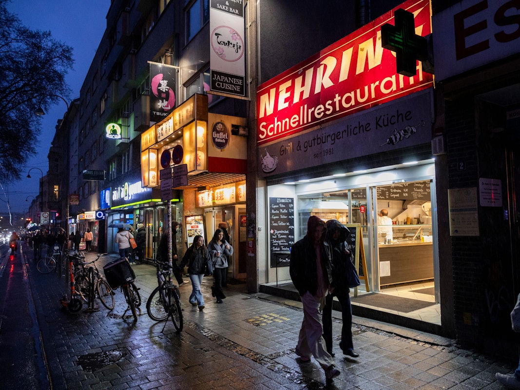 Der Imbiss „Nehring“ hat bis 4 Uhr morgens offen.