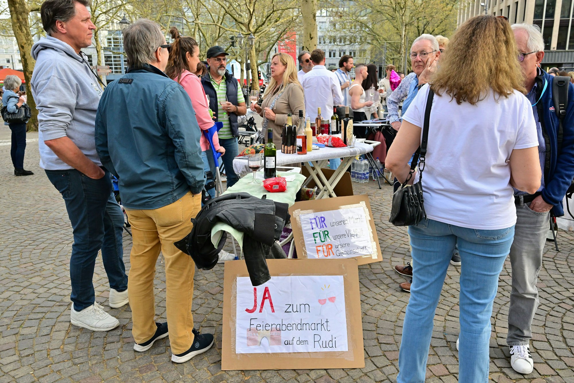 Auch einige Protestschulder wurden wieder gezeigt.