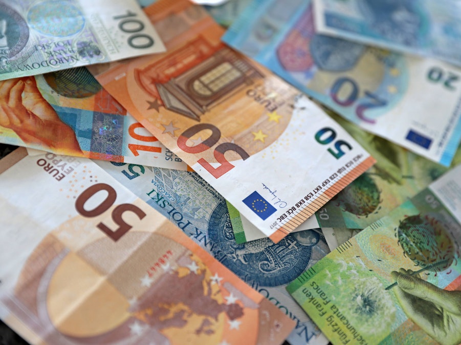 Geldnoten: Schweizer Franken, Euro und Zloty