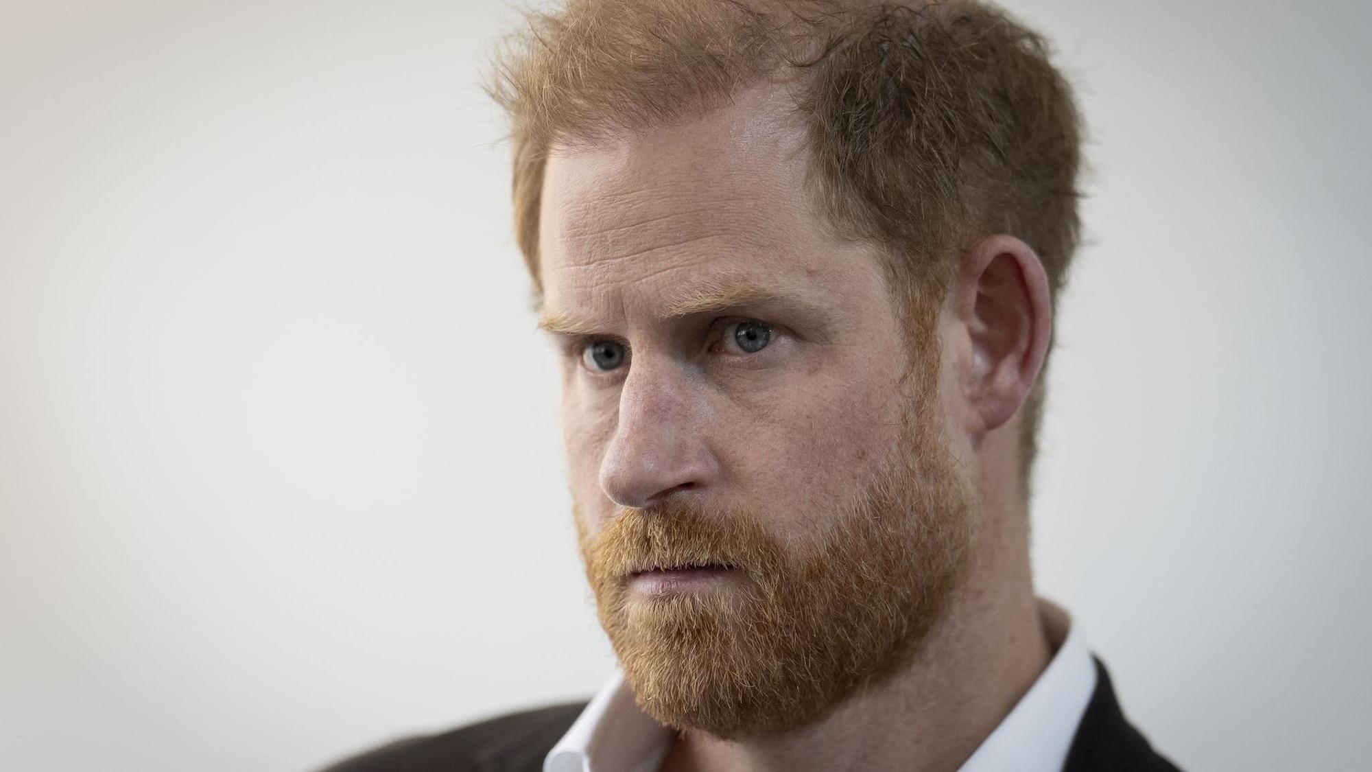 Prinz Harry verklagt