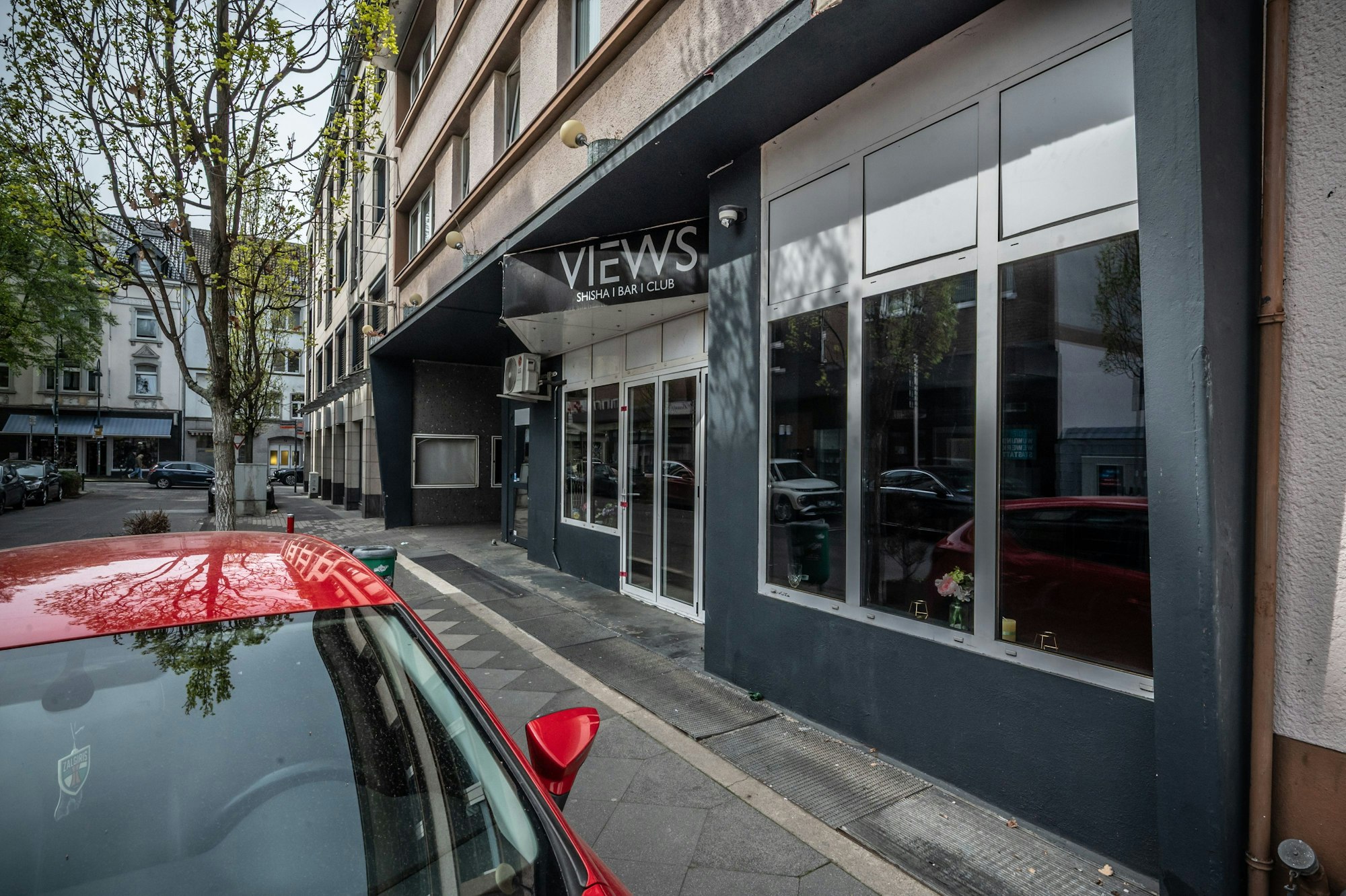 Die Shisha-Bar „View“ in der Uhlandstraße ist nach den Ausschreitungen bei einer Feier der stadtbekannten Leverkusener Großfamilie vom Ordnungsamt geschlossen worden.